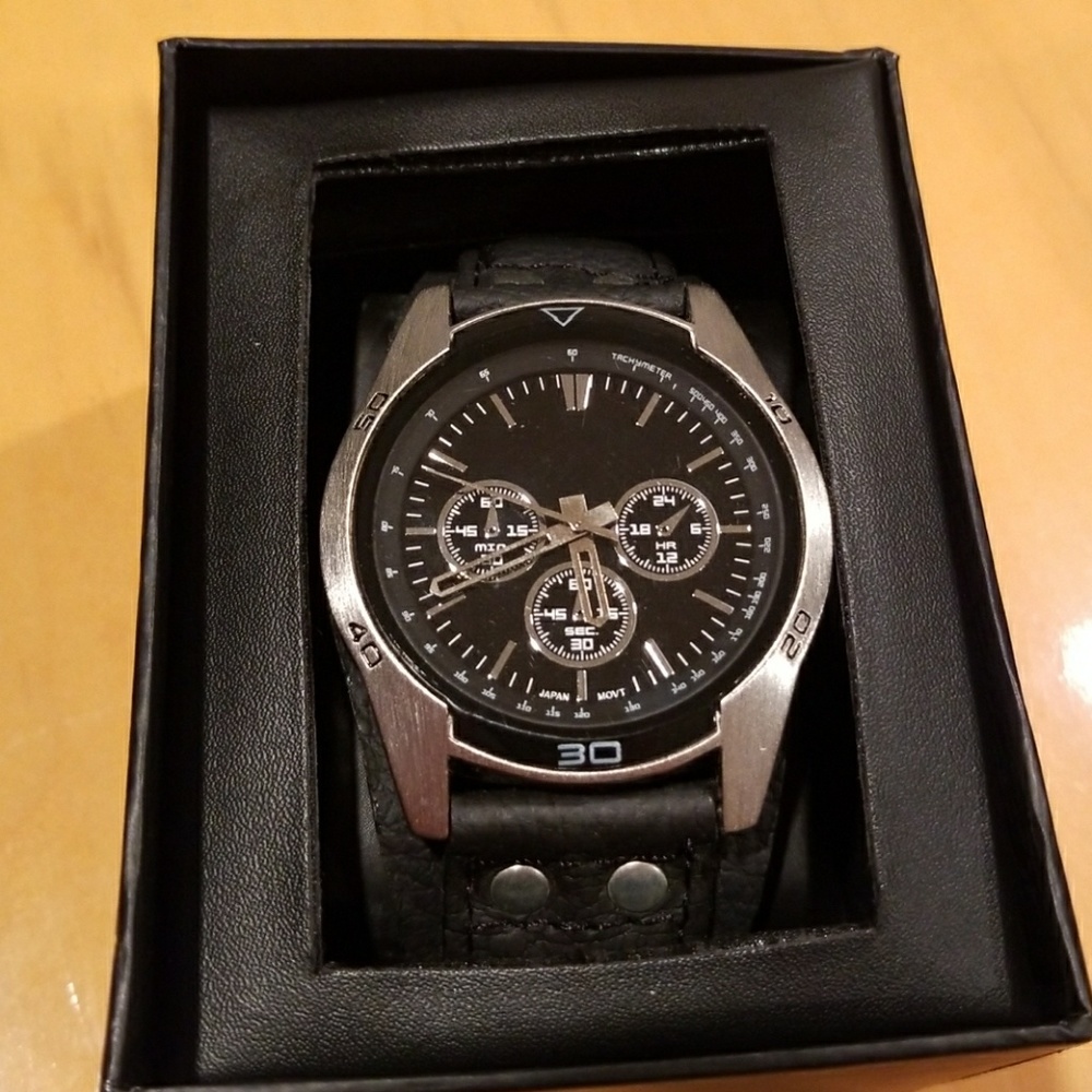 Watch - Picture 2 of 4